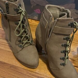 Women's Tan Lace-Up Ankle Boots